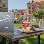 City Center Apartment - Unbeatable Location